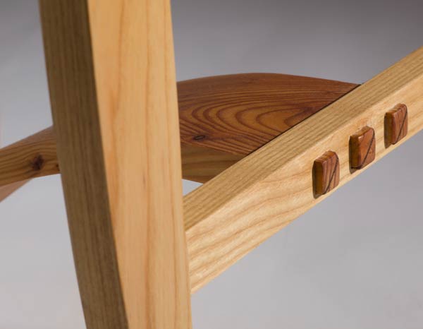 larch-chair-detail